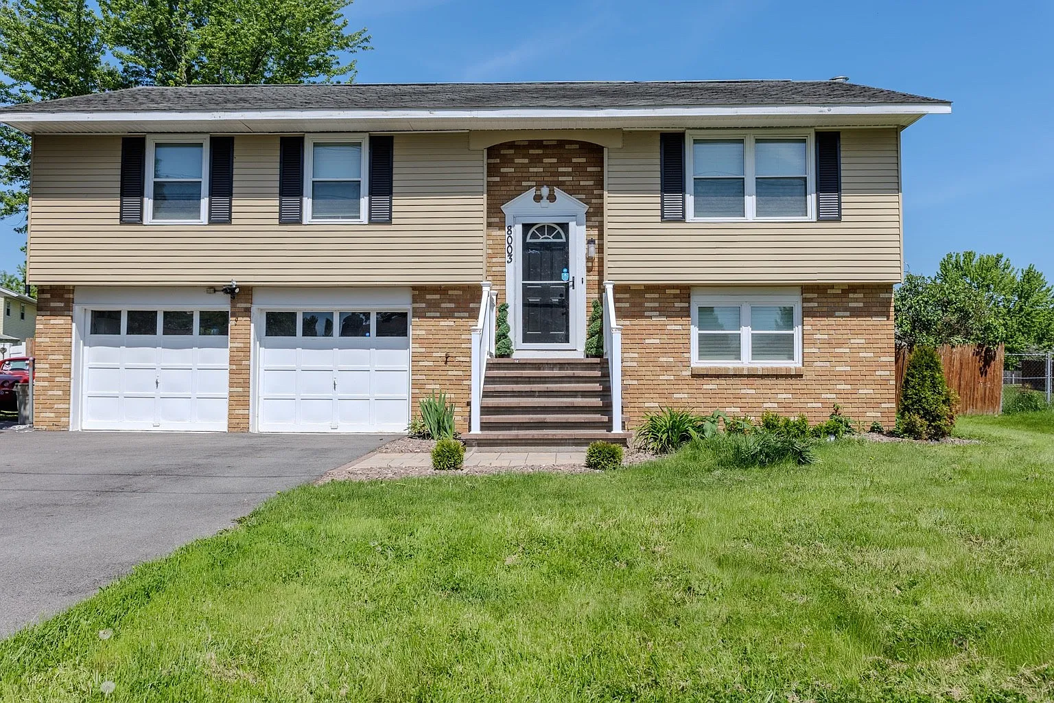 3 bed, 1800 sqft, $2,900 — Photo 1