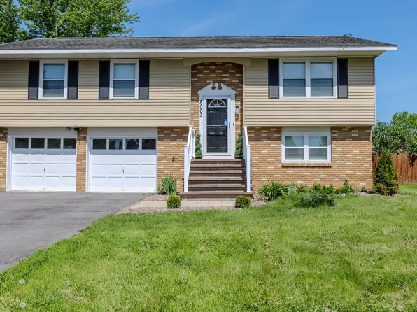 8003 Evesborough Dr, Clay, NY 13041