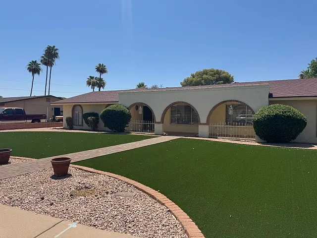 3 bed, 2380 sqft, $3,100 — Photo 2