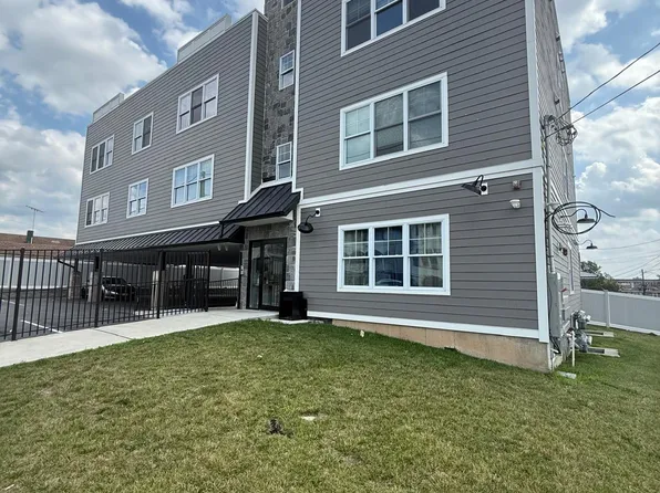 90 8th Ave #101, Paterson, NJ 07524