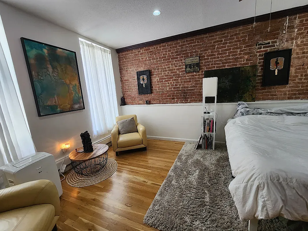 Building Photo - 166 W 123rd St #2