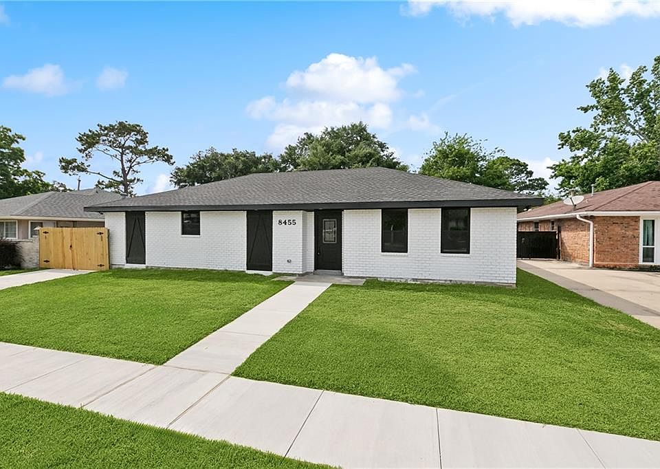 1st image of 8455 Huntington Park Dr