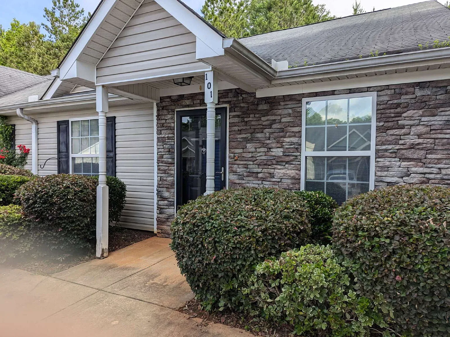 2 bed, 2.0 bath, 1092 sqft, $1,350 — Photo 4