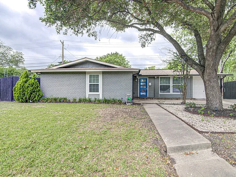 1311 Westmoor Dr — Photo 2