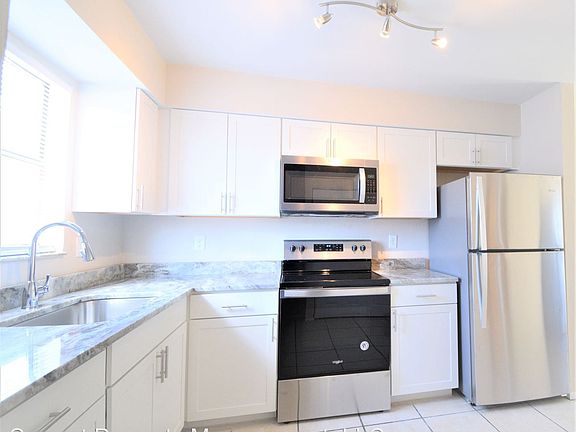 3rd image of 1880 Sunshine Blvd APT 1