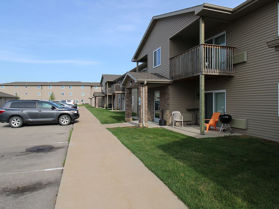 1st image of 104 Gardens Ct #5