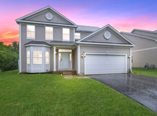 6 Trail Ridge Ct, Streamwood, IL 60107