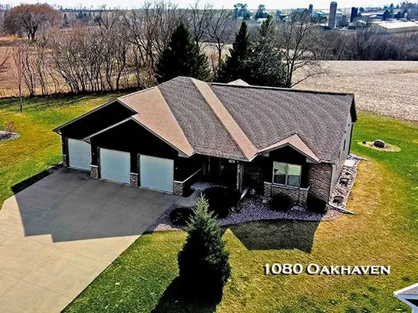1080 Oakhaven Ct, Platteville, WI 53818