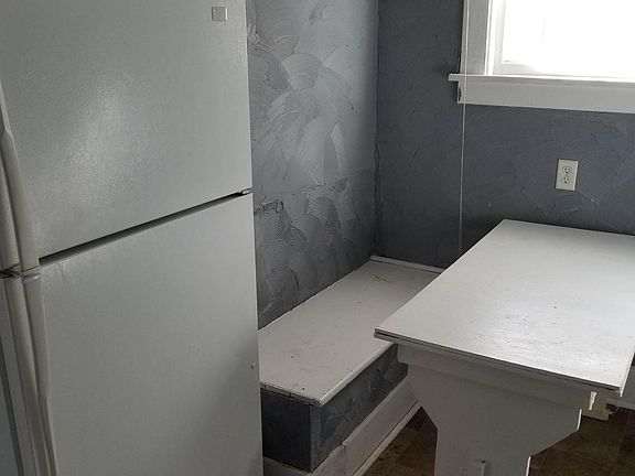 KItchen dining area.