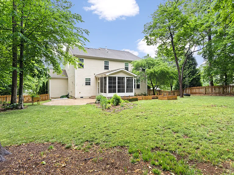 511 E Hatterleigh Ave — Photo 34