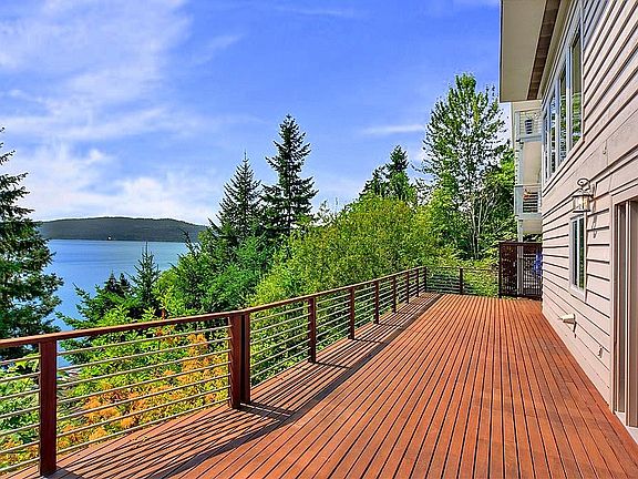 2nd image of 658 W Lake Sammamish Pkwy NE