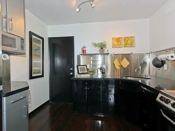 3rd image of 545 Duncan St APT 4