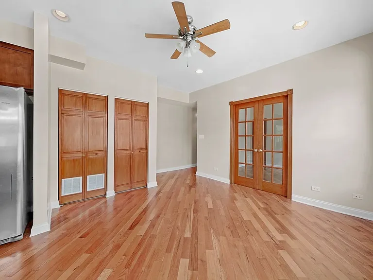 7211 N Damen Ave #2 — Photo 12