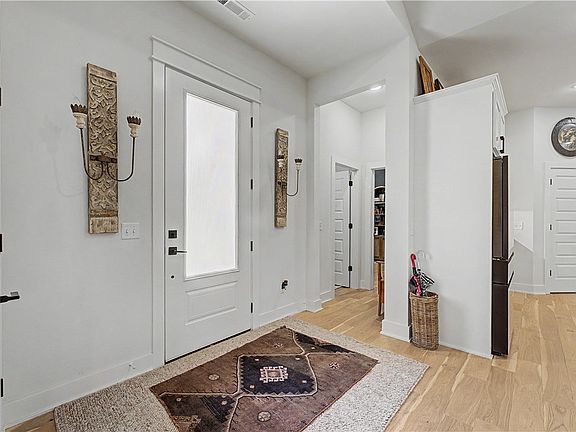 3rd image of 2055 Collins Dr