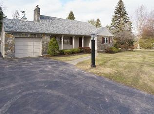 939 Pearse Rd, Niskayuna, NY 12309