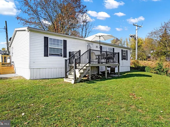27 Crystal Dr, Manheim, PA 17545