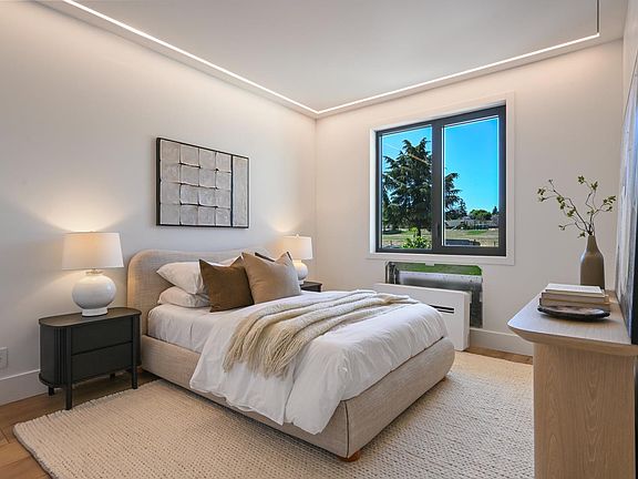 3rd image of 16799 Meadow Oaks Drive
