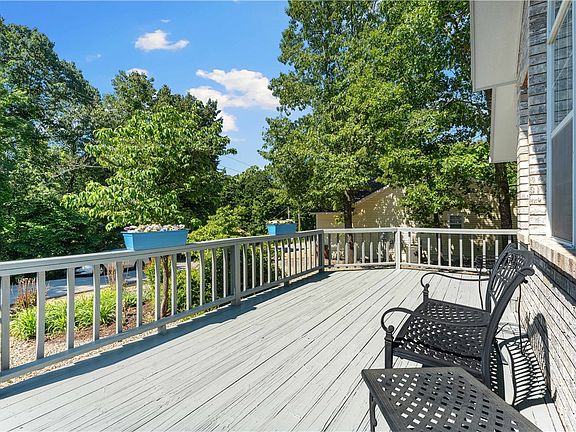 4th image of 67 Branchwood Dr