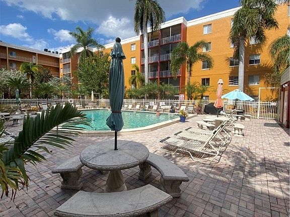 5th image of 2366 E Mall Dr APT 320