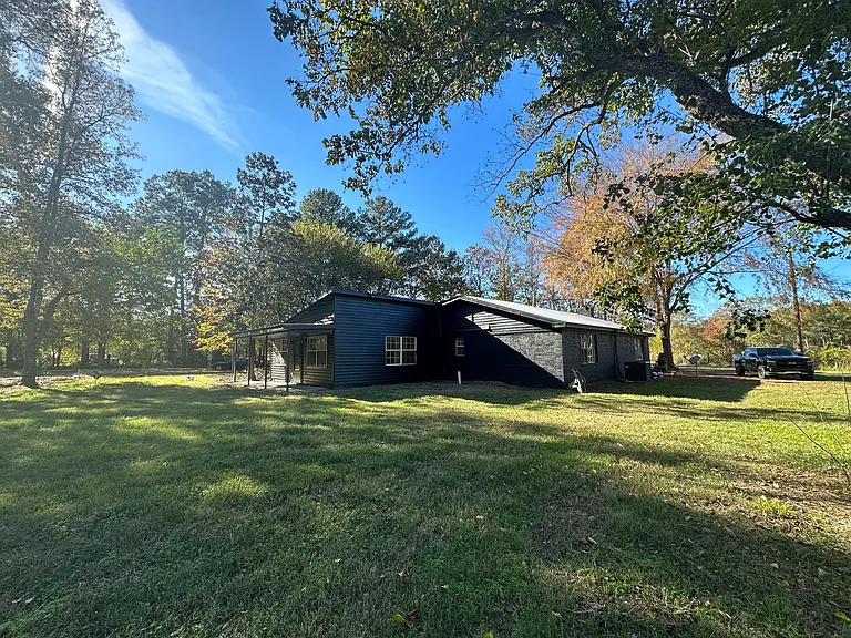 435 County Road 3310 — Photo 9