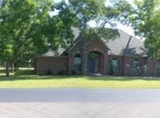 9906 Air Park Dr, Granbury, TX 76049