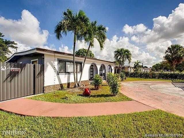 2nd image of 4101 SW 102nd Ave
