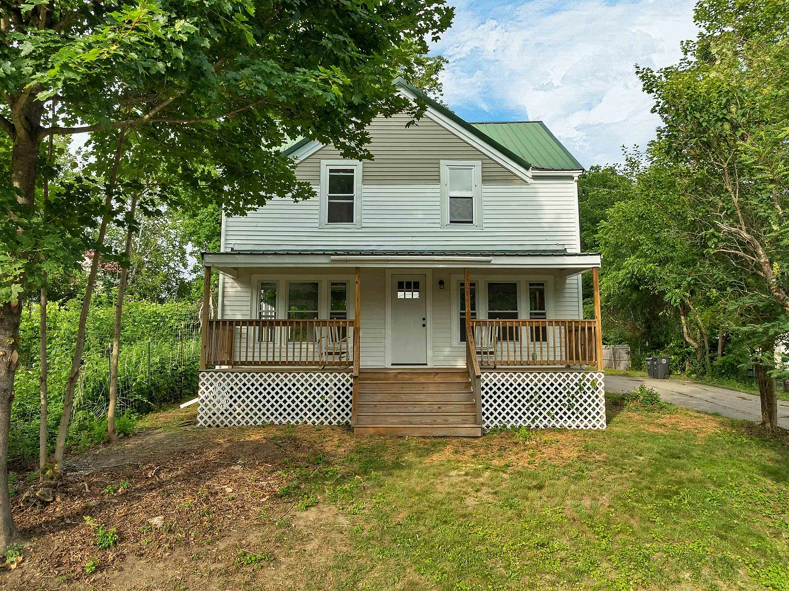 3 bed, 1.5 bath, 1564 sqft, $3,200 — Photo 1