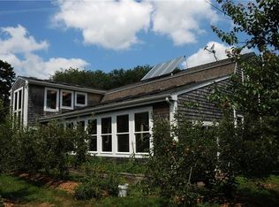 8 Locust Ct, Narragansett, RI 02882