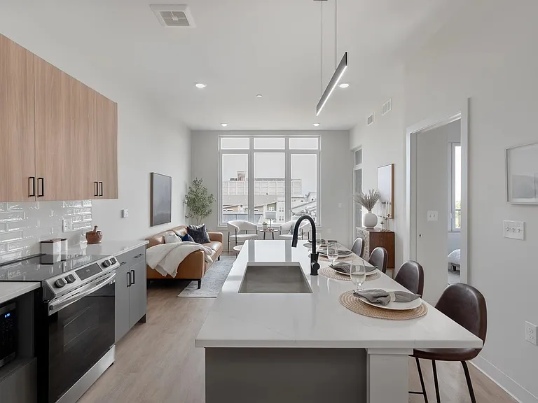 Breakwater Lofts — Photo 1