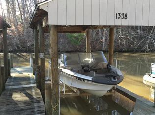 1338 Thrasher Ln, Goodview, VA 24095