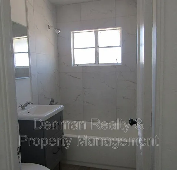 4306 N 12th St #7 — Photo 12