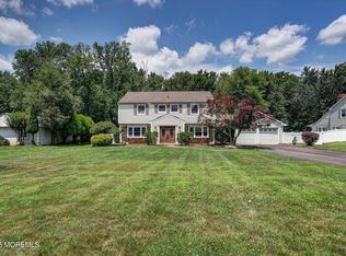 25 Forman Ln, Manalapan, NJ 07726