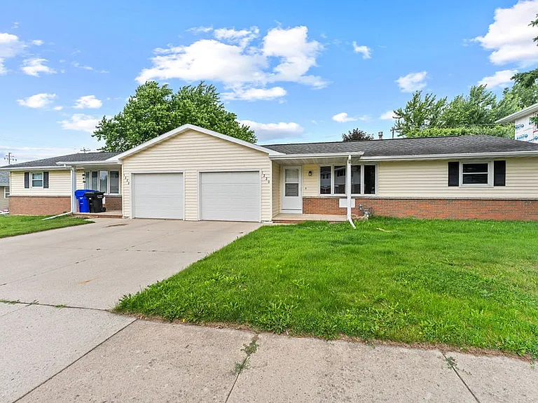 1222 W Weiland Ln — Photo 11