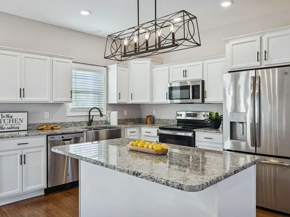 207 Bedford Ct, Hopkinsville, KY 42240