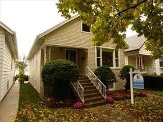 5th image of 3517 N Odell Ave