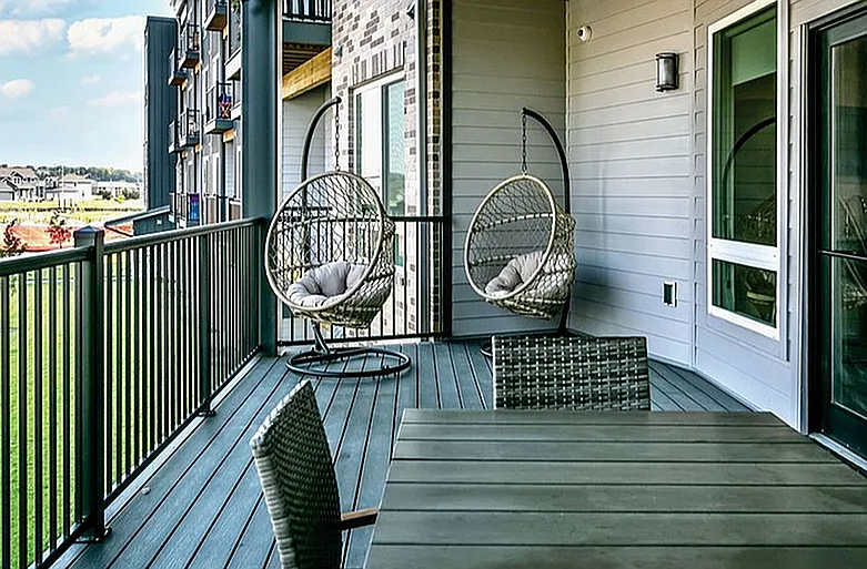 Axis Apartments — Photo 3
