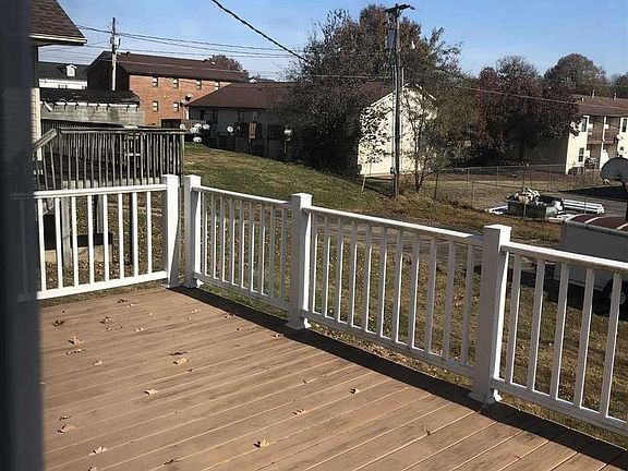 3rd image of 1015 Birch St