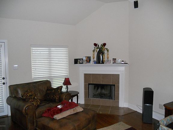 3rd image of 108 Endicott Dr