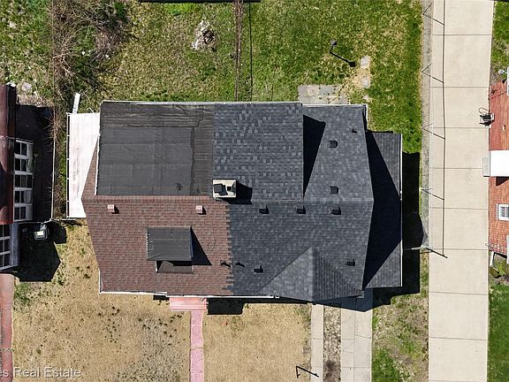 5th image of 15825 Pinehurst St