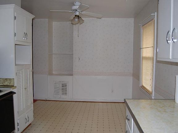 2nd image of 3322 Maplelawn Ave NW
