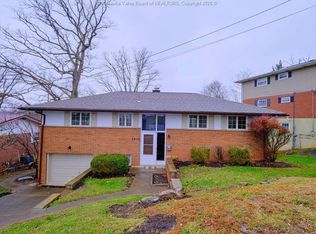 1415 Viewmont Dr, Charleston, WV 25302