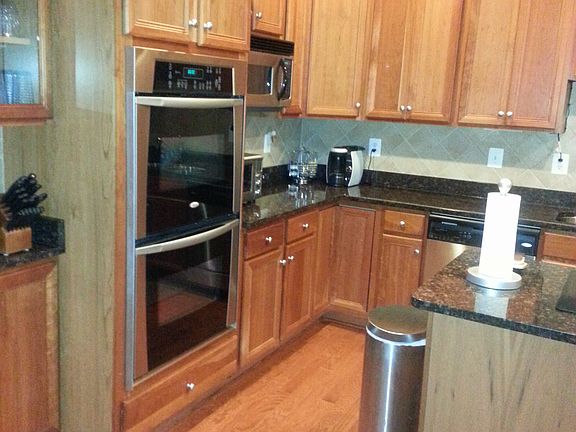 Gourmet Kitchen Pic 3