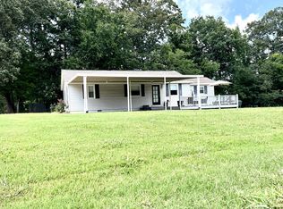 300 Carolyn Rd, Muscle Shoals, AL 35661