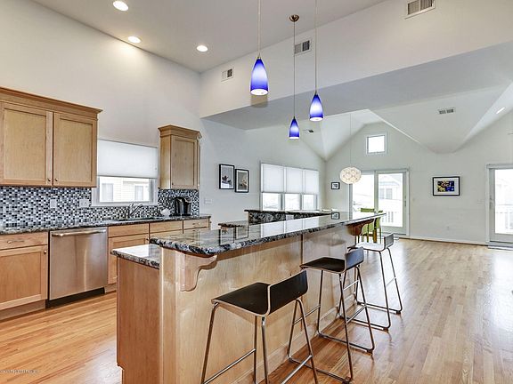 5th image of 111 W Osborn Avenue
