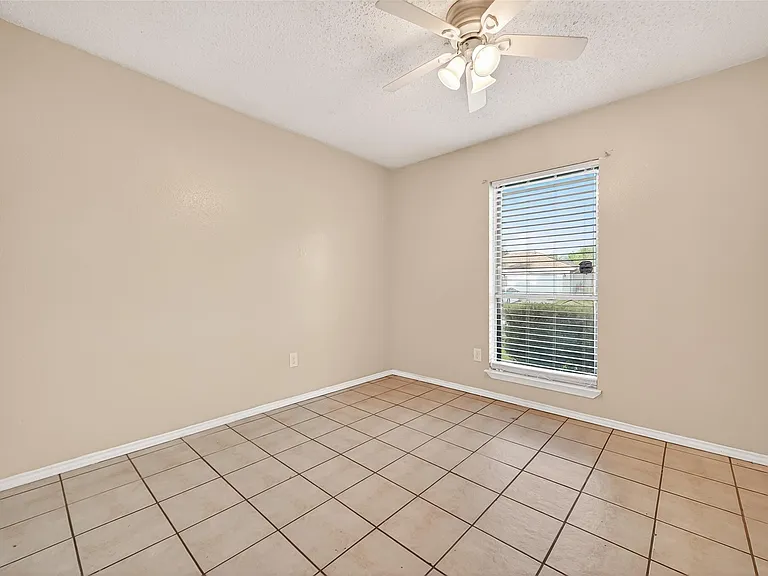 7422 Cortes Dr — Photo 23