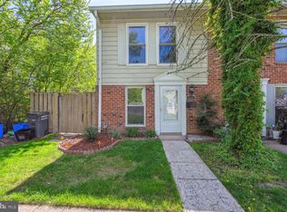 2151 Ferguson Pl, Herndon, VA 20170