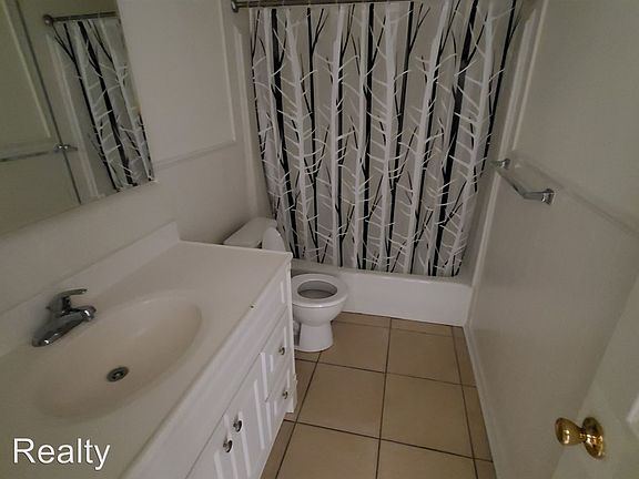 4th image of 2618 10th Ave APT 20