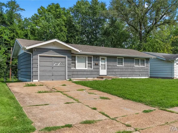 104 Fenwick Dr, Saint Louis, MO 63135