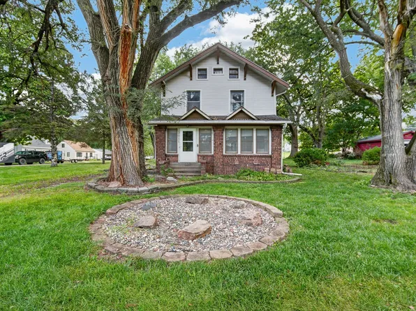 3011 64th St, Urbandale, IA 50322
