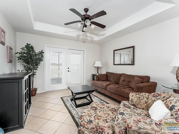 4th image of 78 Bethpage Dr